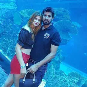 Honeymoon-couple-in-Dubai-Aquarium
