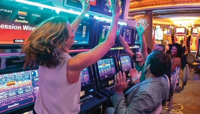 Enjoy casino on Singapore cruise