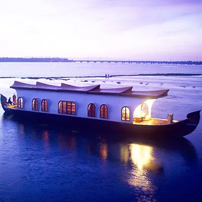 Majestic Kerala with Houseboat