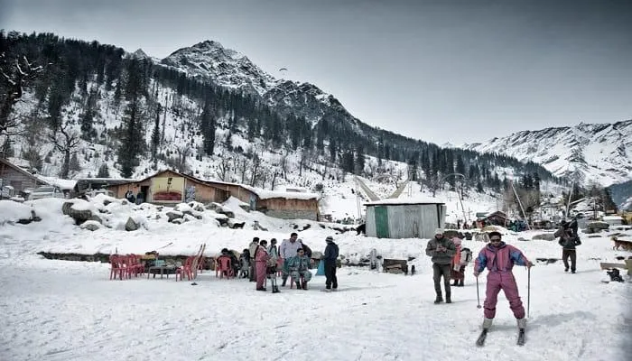 Skiing in manali