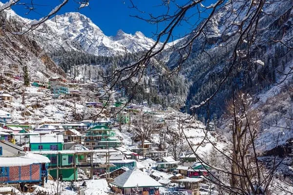 Snowfall in tosh, manali