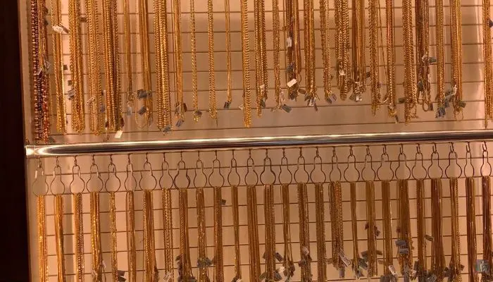 Gold and Diamond Jewellery - Luxury Dubai Shopping Items