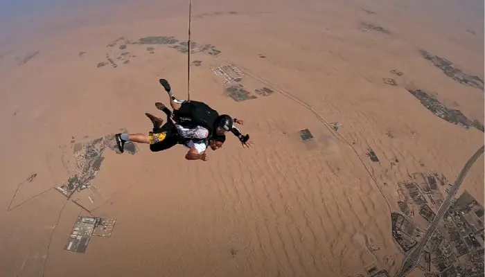 Skydiving in Dubai Desert Zone