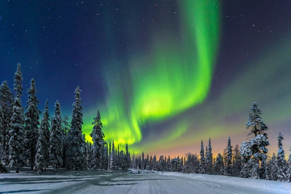 Watching the Northern Lights from Kakslauttanen Arctic Resort
