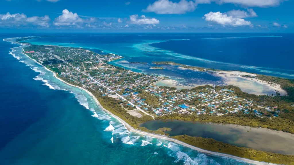 Fuvahmulah Island - places to visit in maldives