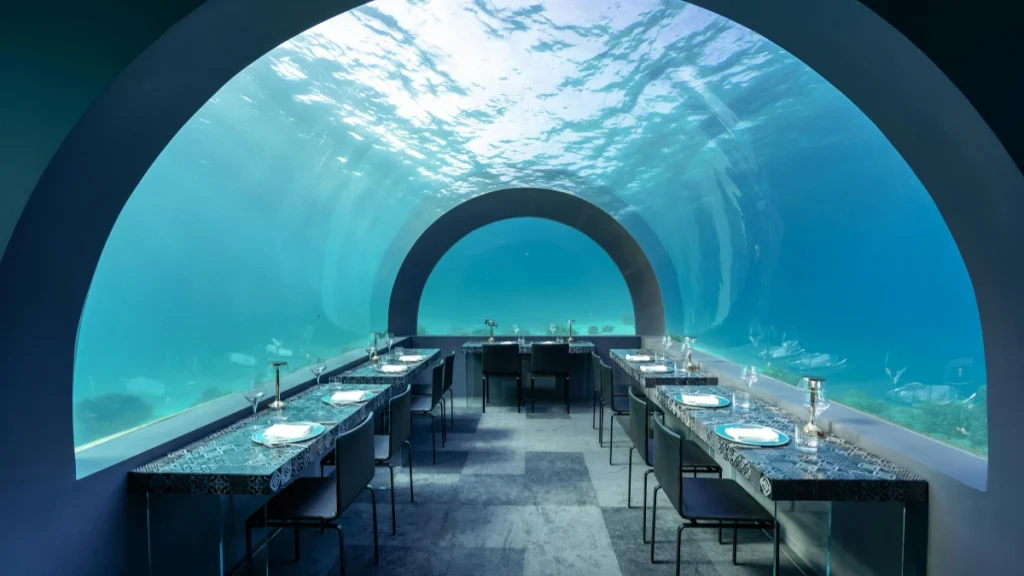Underwater Dining
